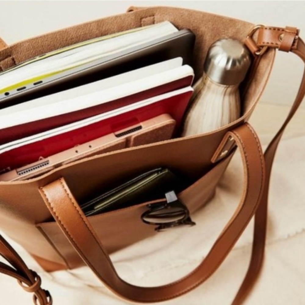 Henny + Lev Vegan Leather Everyday 2 in 1 Tote Bag in Cognac - Picture 3 of 11